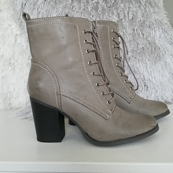 Express Boots - Picture 2 of 4